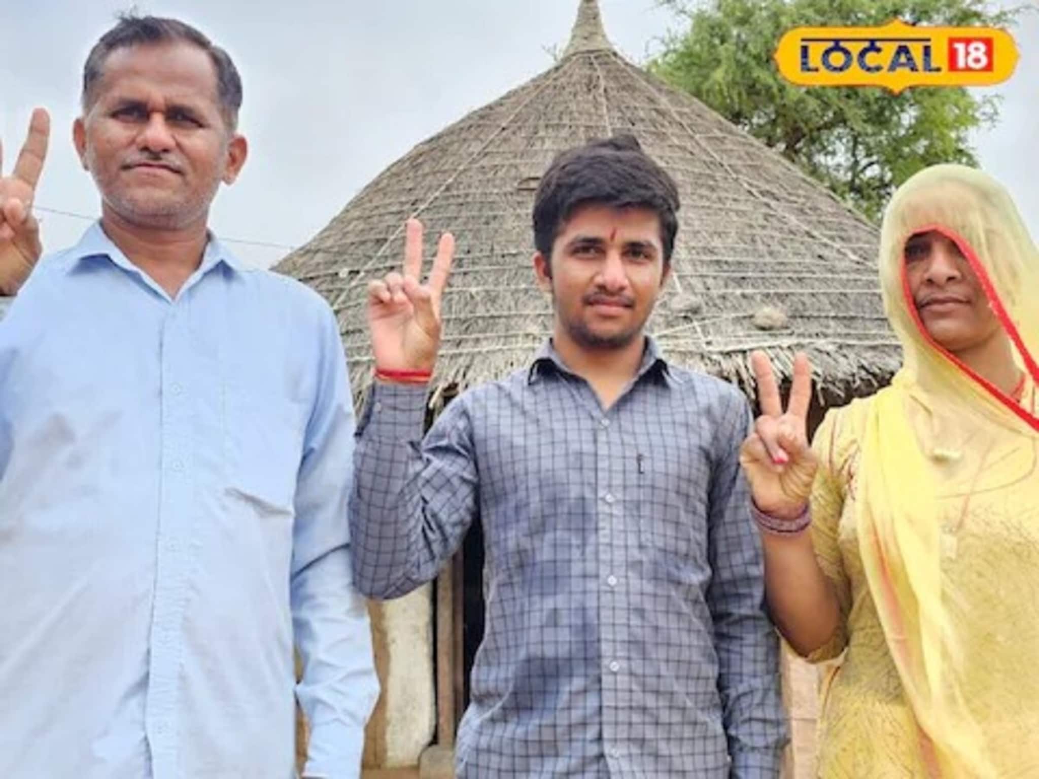 दररोज 12 किमी पायी चालला, फी भरण्यासाठी आईनं विकले दागिने, मुलानं करुन दाखवलं, NEET मध्ये मिळवले तब्बल इतके गुण