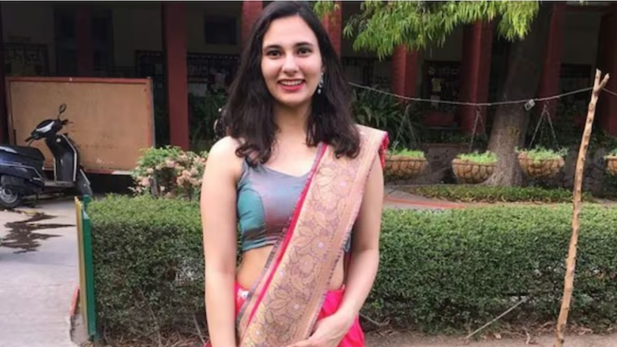 Success Story: ती दिसायला इतकी सुंदर की बॉलिवूडची हिरोईन फेल, पण आहे IPS अधिकारी!