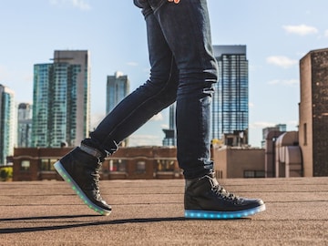 Quiz : सकाळी 4, दुपारी 2, संध्याकाळी 3 पायांवर चालतो; 'तो' कोण? Quiz : सकाळी 4, दुपारी 2, संध्याकाळी 3 पायांवर चालतो; 'तो' कोण?