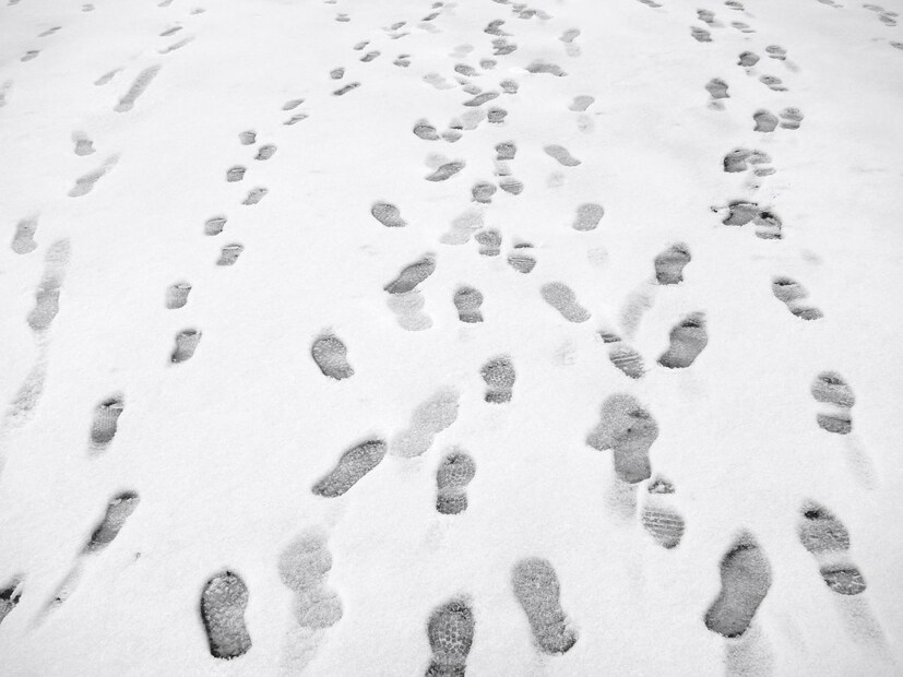 याचं उत्तर असं की, इथं सकाळ म्हणजे बालपण, दुपार म्हणजे तारुण्य, संध्याकाळ म्हणजे म्हातारपण हे आयुष्यातील टप्पे आहेत.