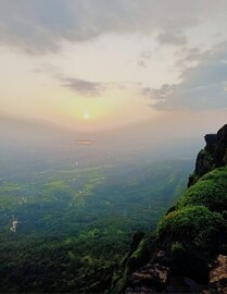 पावसाळ्यात फिरण्यासाठी लोकेशन शोधताय? ही आहे ठाण्यातील प्रसिद्ध पर्यटनस्थळे