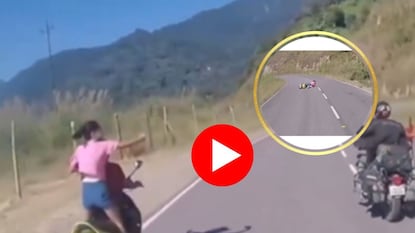 पापा की परी रस्त्यावर 'उडी' पापा की परी रस्त्यावर 'उडी'