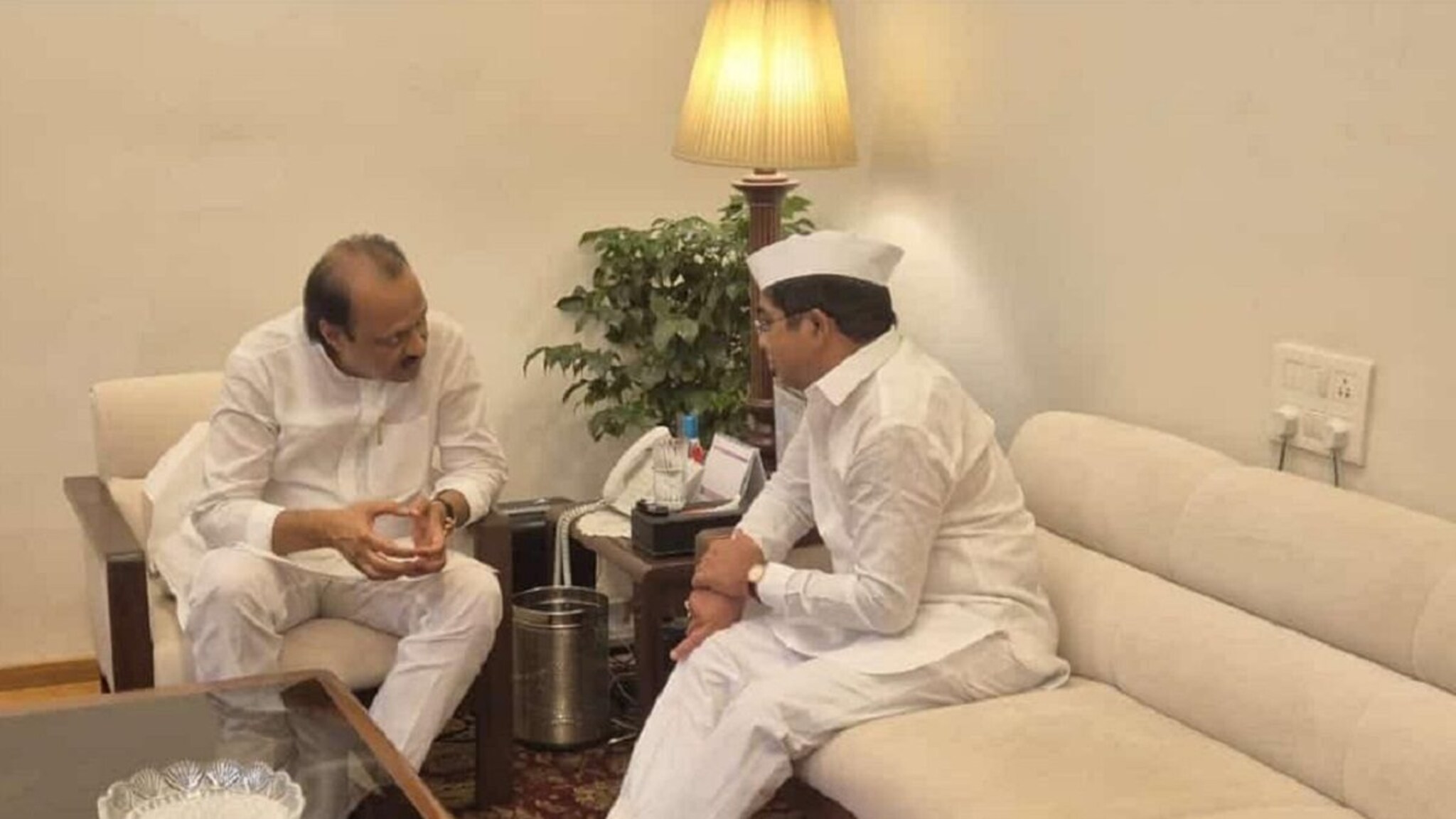 विखेंच्या साम्राज्यात अजितदादांची एन्ट्री; तनपुरे कारखाना चालवायला घेणार?