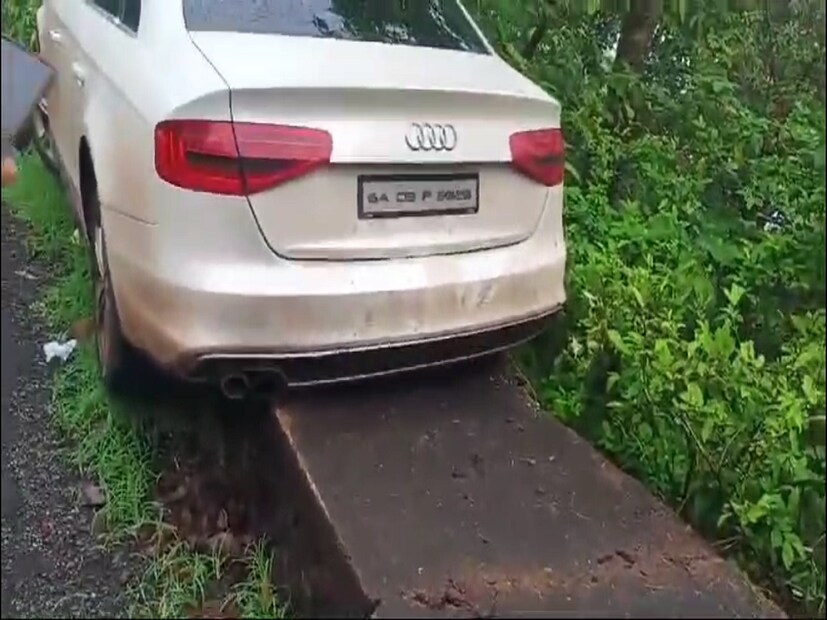 जर का संरक्षक कठडा नसता तर कार थेट दरीत कोसळली असती आणि कारमधील सर्वांनी आपला जीव गमावला असता. सुदैवाने हा घटनेत कुणीही जखमी झालं नाही.