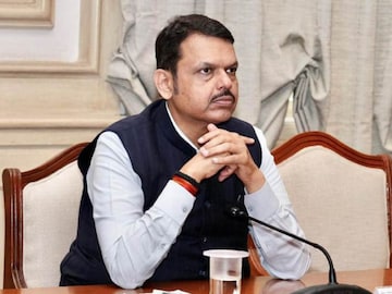 फडणवीस राजीनाम्याच्या तयारीत; भाजपमधला वाद चव्हाट्यावर, नेत्याचा वरिष्ठांवर निशाणा फडणवीस राजीनाम्याच्या तयारीत; भाजपमधला वाद चव्हाट्यावर, नेत्याचा वरिष्ठांवर निशाणा