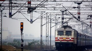 दहावी-बारावी पाससाठी रेल्वेमध्ये बंपर भरती, असा करा नोकरीसाठी अर्ज!