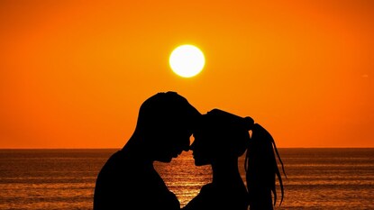 तरुणाने लावले अजब होर्डिंग (प्रतिकात्मक फोटो) तरुणाने लावले अजब होर्डिंग (प्रतिकात्मक फोटो)