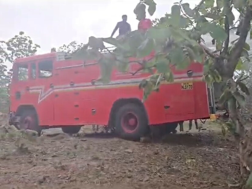 सदर भाग बुलढाणा, जालना, छत्रपती संभाजी नगर आणि जळगाव या 4 जिल्ह्याच्या सीमेवर आहे. वनविभागाचे कर्मचारी देखील घटनास्थळी पोहोचले दाखल झाले आहेत. या ड्रमवर असलेल्या लेबल वरून टेट्रा क्लोरो इथिलीन नावाचे हे केमिकल असल्याचं दिसून येत आहे, जे मानवी आरोग्यास धोकादायक असल्याचे बोलले जात आहे. 