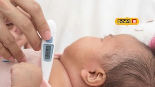 नवजात बाळाला ताप आलाय? घाबरू नका! फक्त हे करा, लगेच होईल बरा
नवजात बाळाला ताप आलाय? घाबरू नका! फक्त हे करा, लगेच होईल बरा