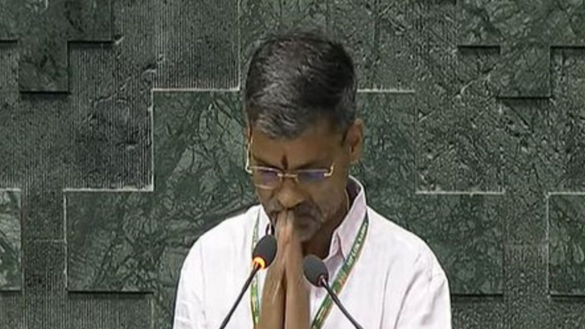 Nilesh Lanke : निलेश लंकेंनी विखेंचं चॅलेंज स्विकारलं, भर सभागृहात करून दाखवलं