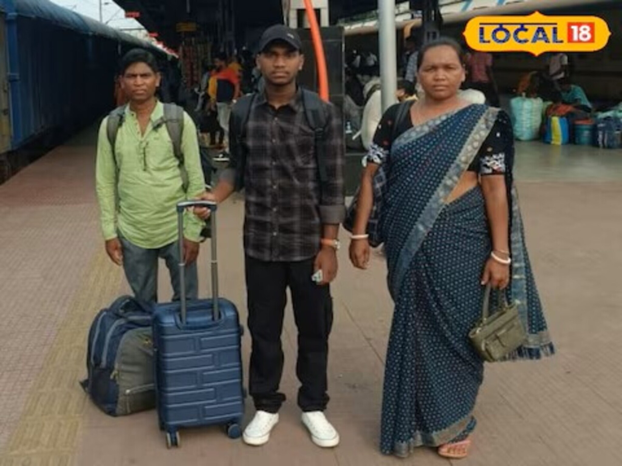 बालपणी उडवलं कागदाचं विमान, आता बनणार पायलट, शेतकऱ्याच्या पोरासाठी गावकऱ्यांनी बजावली मोलाची भूमिका