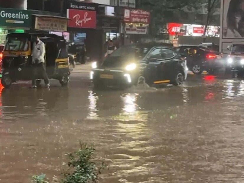  <a href="https://news18marathi.com/pune/">पुण्यामध्ये</a> पावसानं धुमाकूळ घातला आहे, शहरात ढगफुटी सदृष्य पाऊस झाला आहे. अनेकांच्या घरात पाणी शिरल्यानं मोठं नुकसान झालं आहे. नागरिकांची चांगलीच धावपळ उडाली. आजही पावसाचा अंदाज वर्तवण्यात आला आहे.