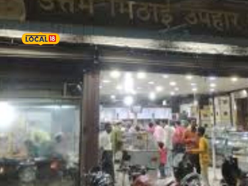 उत्तम मिठाई भंडार: शहरातील गुलमंडी परिसरामध्ये उत्तम मिठाई भंडार आहे. या ठिकाणी खाण्यासाठी अनेक पर्याय आहेत. येथील इमरती आणि इतर गोड पदार्थ प्रसिद्ध आहेत. अतिशय जुन्या दुकानांपैकी हे एक दुकान आहे.