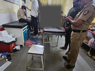 पेट्रोल अंगावर ओतून जिवंत जाळण्याचा प्रयत्न