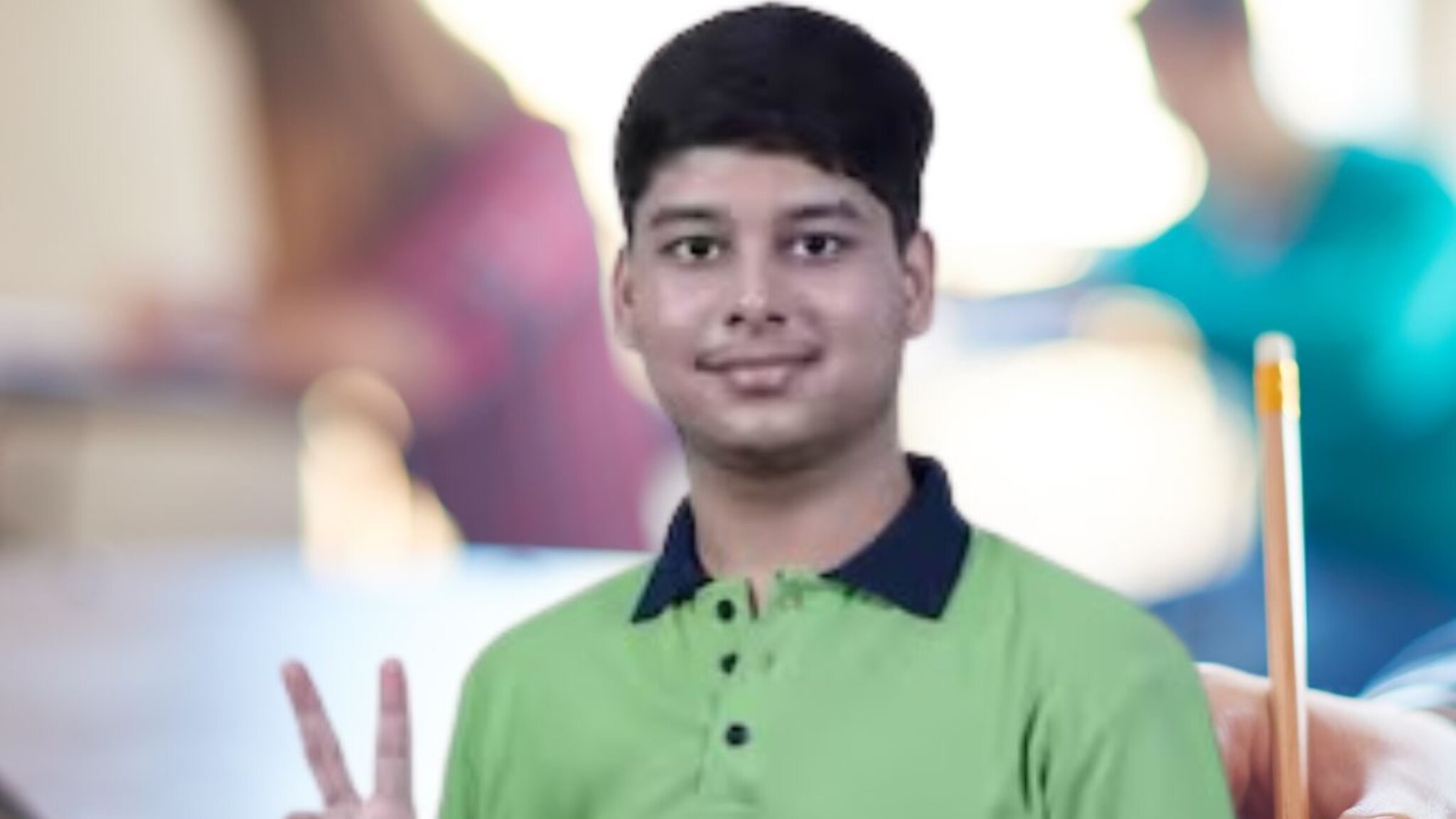 2 प्रश्नांची उत्तरं चुकीची कशी? रेकॉर्डब्रेक मार्क्स मिळवणाऱ्या JEE टॉपरचा IIT ला सवाल