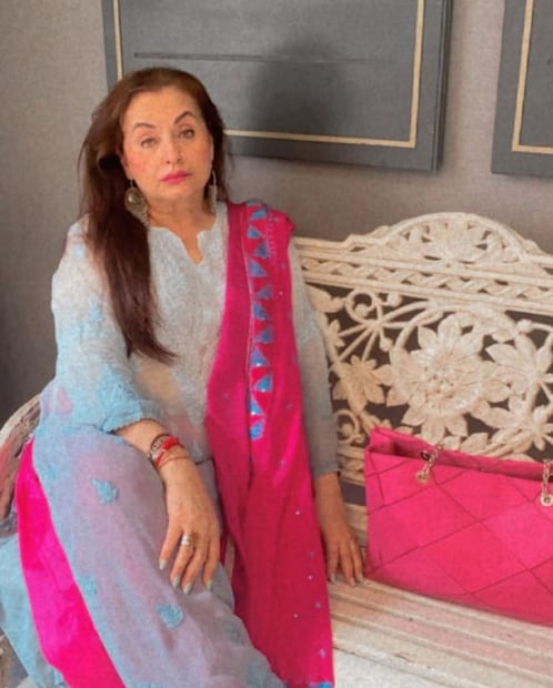 बीआर चोप्रा यांना सलमा आगा आवाज आणि शैलीमुळे  पहिल्याच नजरेत आवडली, त्यानंतर त्यांनी अभिनेत्रीला चित्रपटाची ऑफर दिली. ती बीआर चोप्राच्या चित्रपटाला नकार देऊ शकली नाही आणि लगेचच तिने या चित्रपटासाठी होकार दिला. सलमा आगाने 'पति पत्नी और तवैफ', 'उंचे लोग', 'जंगल की बेटी' यांसारख्या अनेक उत्कृष्ट चित्रपटांमध्ये उत्कृष्ट अभिनय करत स्वतःची ओळख निर्माण केली.  