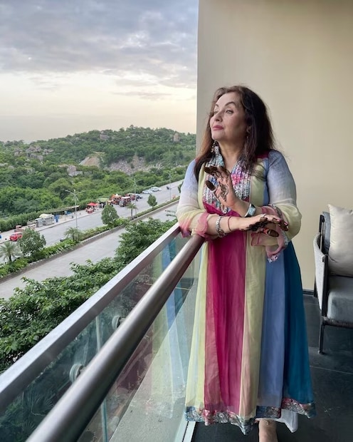 सलमा त्या काळात तिच्या वैयक्तिक आयुष्यामुळे खूप चर्चेत राहिली होती. या अभिनेत्रीचं नाव सगळ्यात आधी न्यूयॉर्कचे बिझनेसमन महमूद सिप्रा यांच्याशी जोडलं गेलं, ज्यामुळे तिने आपलं करिअर पण पणाला लावलं होतं. पण तिचं हे नातंही अयशस्वी ठरलं आणि ती चित्रपटांमध्येही फ्लॉप झाली.