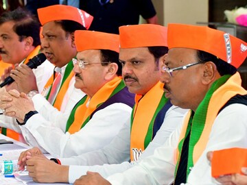 एक्झिट पोलनंतर भाजप अॅक्शन मोडवर, सत्तेसाठी राजकीय हालचालींना वेग