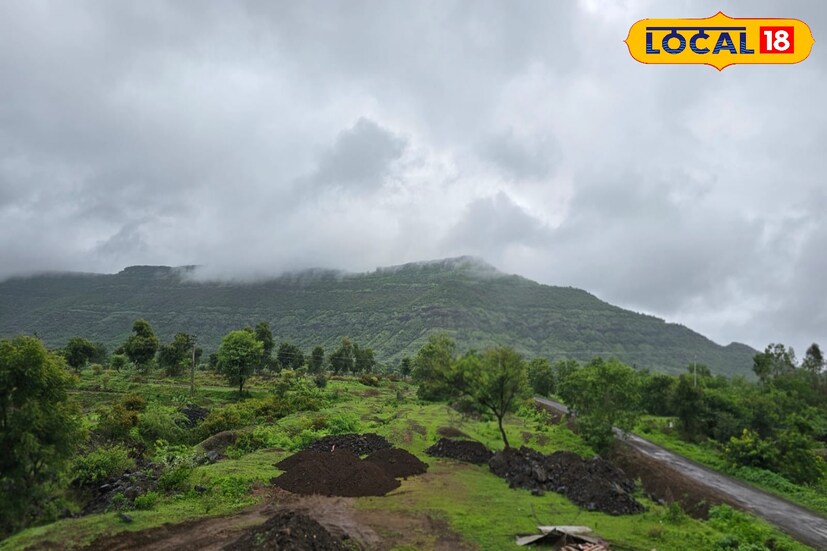 पावसाला सुरुवात होताच आपले बाहेर फिरण्याचे प्लॉन सुरु होतात. नेहमी तिच पावसाळी ठिकाणे फिरून तुम्हालाही आता कंटाळा आला असेल तर मग या सुट्टीत तुम्ही महाराष्ट्रातील एक अद्भुत सौंदर्याचा अनुभव घेऊ शकता आणि आपल्या मित्रपरिवारासोबत महाबळेश्वर, पाचगणीला भेट देऊ शकतात. 