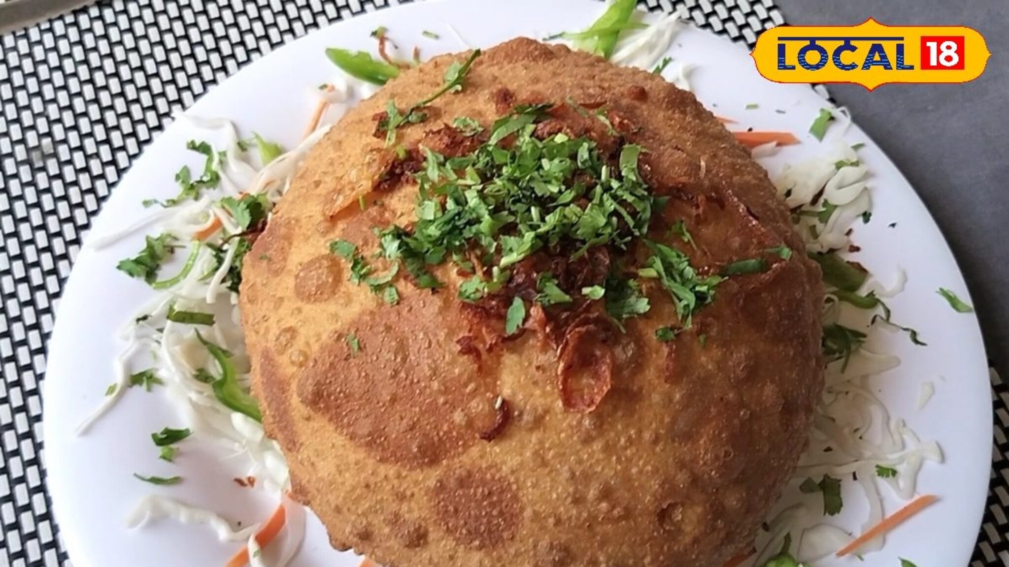 पुरीच्या आत बिर्याणी, ही डिश खाल्लीये कधी? काय राव तुम्ही, 'इथं' मिळते की...