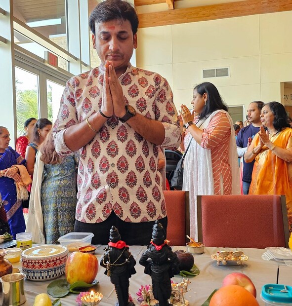 या पोस्टसह संकर्षणनं काही ओळी देखील लिहिल्या आहेत. “विठ्ठलाची हाक जोवर वैंकुठातून येत नाही..कित्तीही ठरवा तुम्ही , पाऊल पंढरीकडे जात नाही..लाख्खो पाऊलं चालून , जेंव्हा भेट ऊराऊरी होते..पांडूरंग करतो स्वागत , आणि तेंव्हा खरी वारी होते…” विठ्ठल विठ्ठल विठ्ठल विठ्ठल ….!!!! 