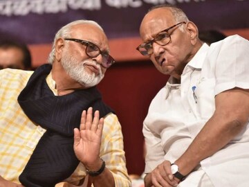 'भुजबळांना परत यायचं असेल तर...', शरद पवारांच्या भेटीनंतर राष्ट्रवादीच्या नेत्याचं मोठं विधान 'भुजबळांना परत यायचं असेल तर...', शरद पवारांच्या भेटीनंतर राष्ट्रवादीच्या नेत्याचं मोठं विधान