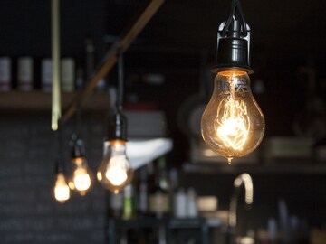 बल्बला मराठीत काय म्हणतात? सगळ्यांच्या घरी असला तरी 99 टक्के लोकांना माहिती नाही बल्बला मराठीत काय म्हणतात? सगळ्यांच्या घरी असला तरी 99 टक्के लोकांना माहिती नाही