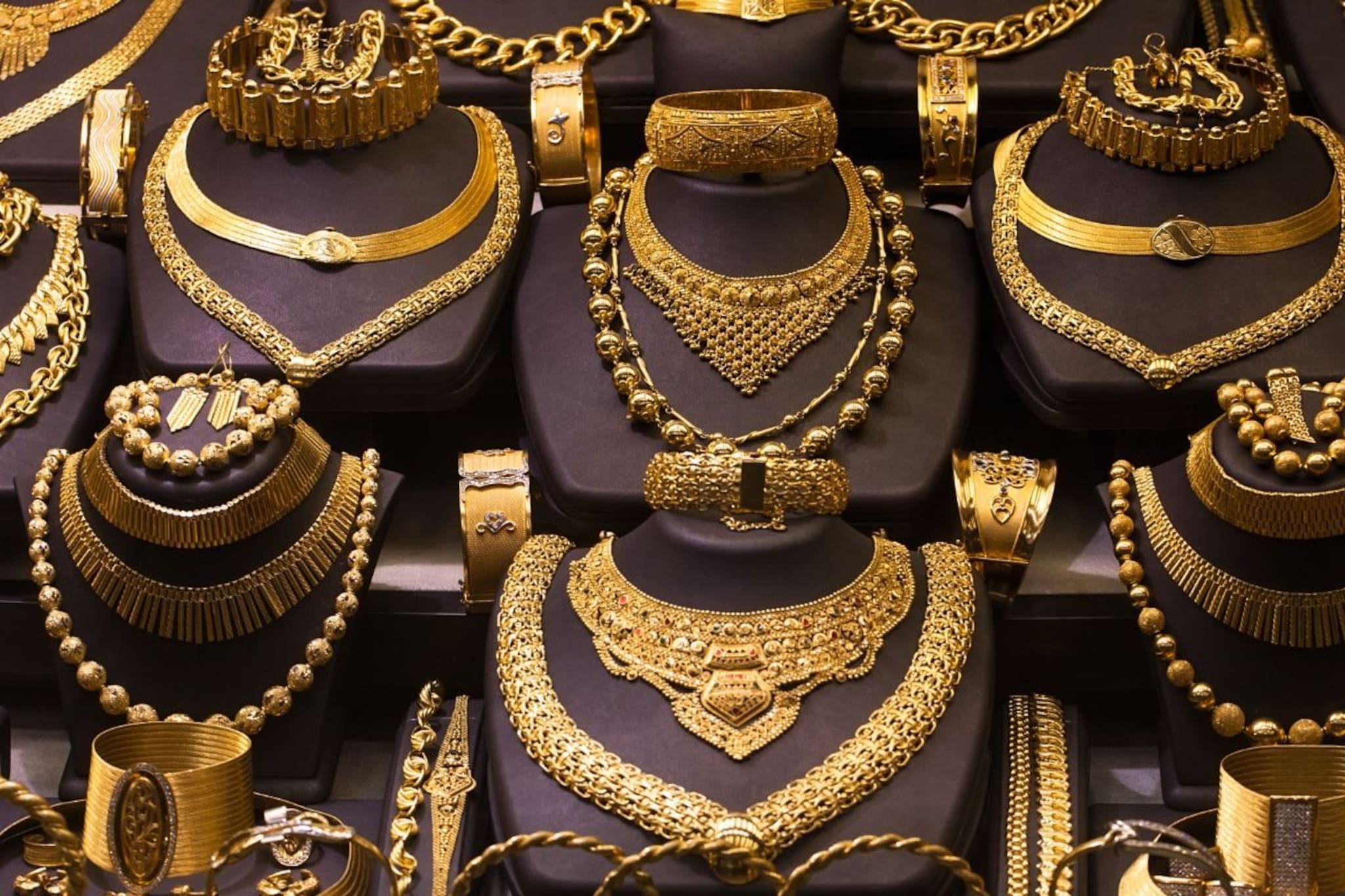 सोनं, ETF की गोल्ड बाँड, चांगल्या रिटर्नसाठी कशात करायची गुंतवणूक? असं आहे गणित