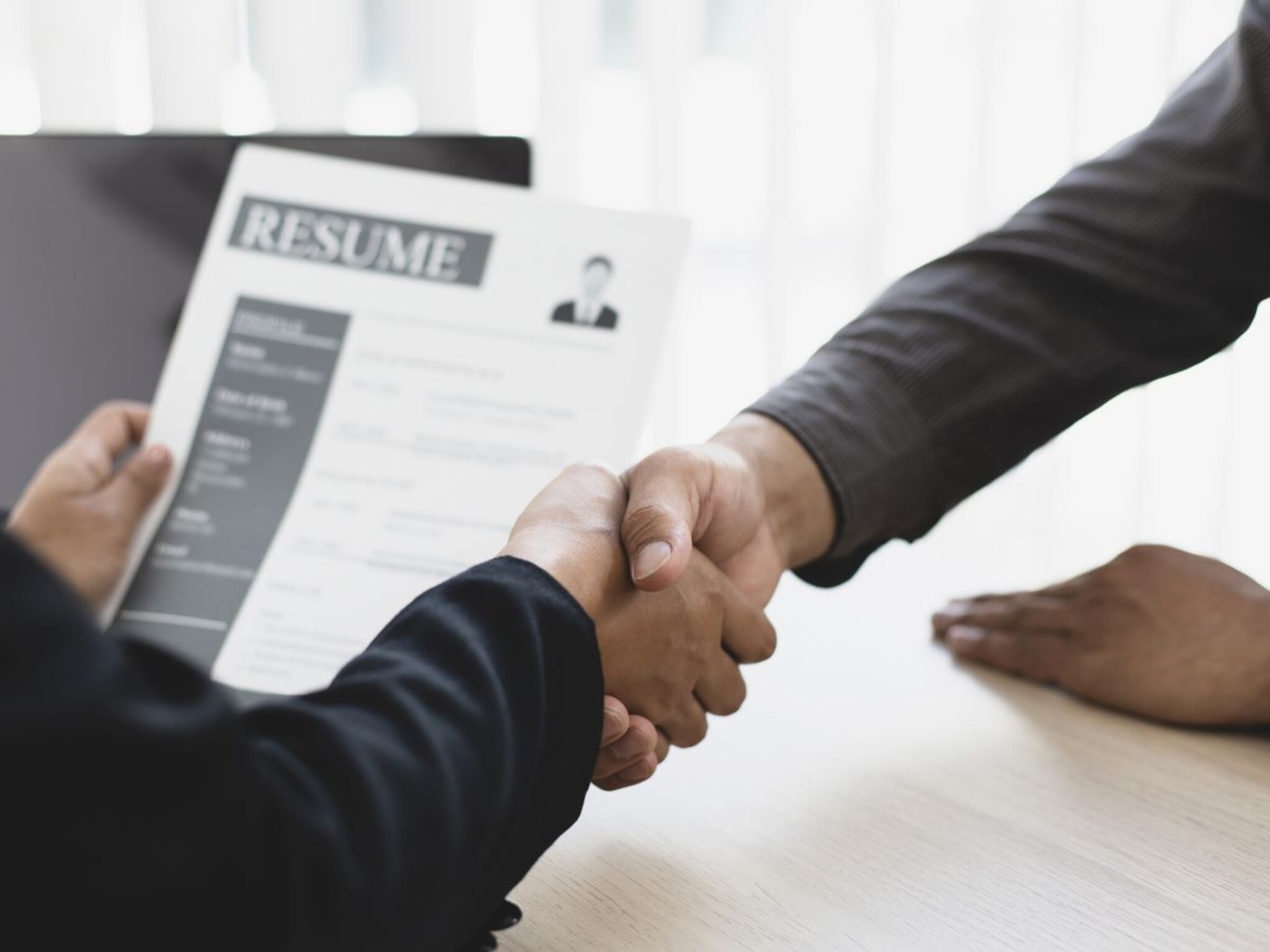 FSSAI Vacancy 2024 : फूड सेफ्टी अथॉरिटीमध्ये नोकरीची संधी, दीड लाखांपेक्षा जास्त पगार; काय आहे पात्रता?