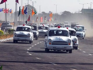 IAS अधिकाऱ्यांसाठी लाल-निळे दिवे लावण्याचे नियम माहिती आहे का? 