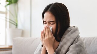 पावसाळ्यात सर्दी, खोकला, तापाने हैराण होता? 5 गोष्टी ठरतील उपयोगी