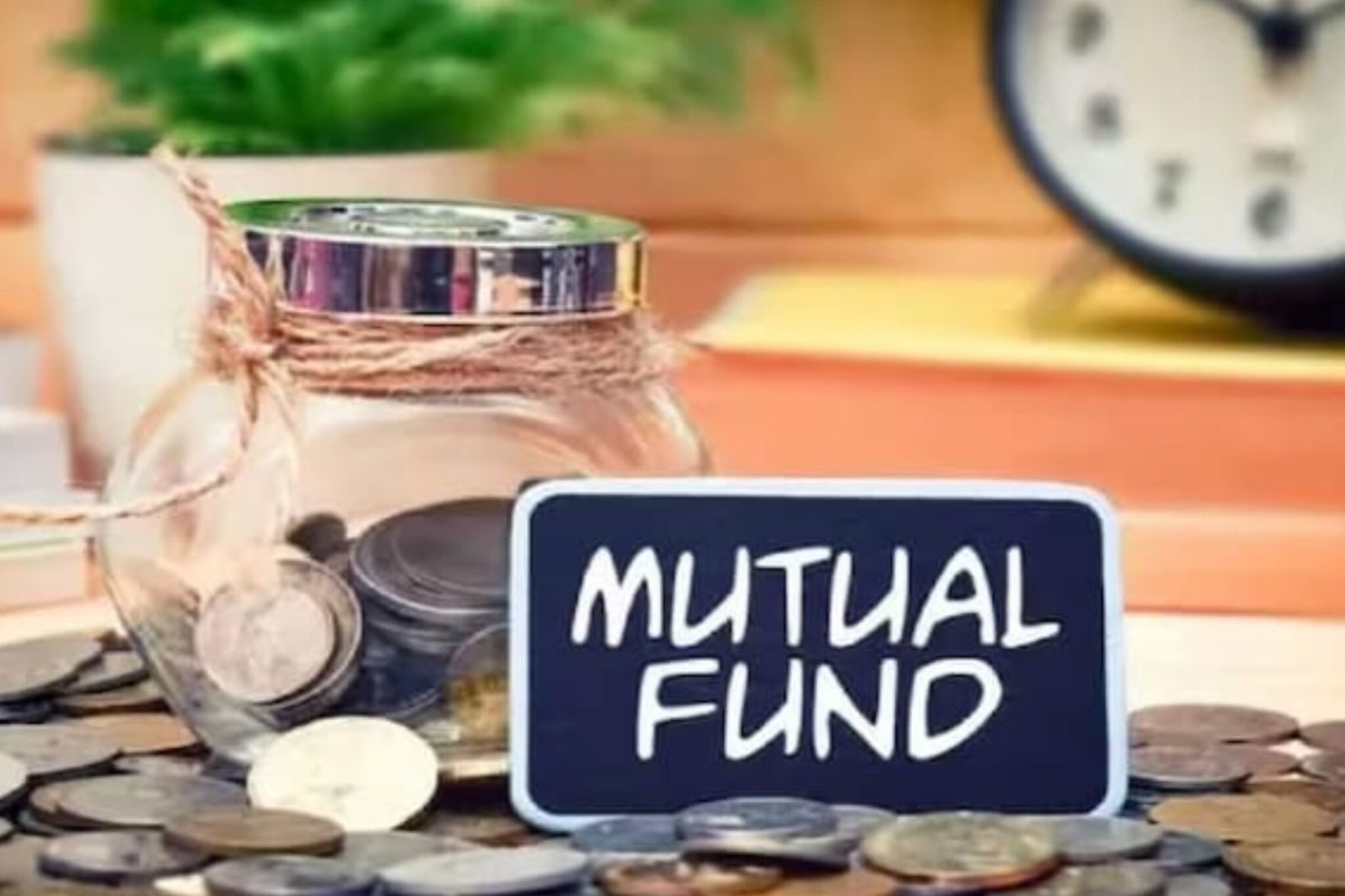 लाँग टर्म कॅपिटल गेन्स टॅक्स वाढला; Mutual Fund विकल्यावर किती कर द्यावा लागणार?