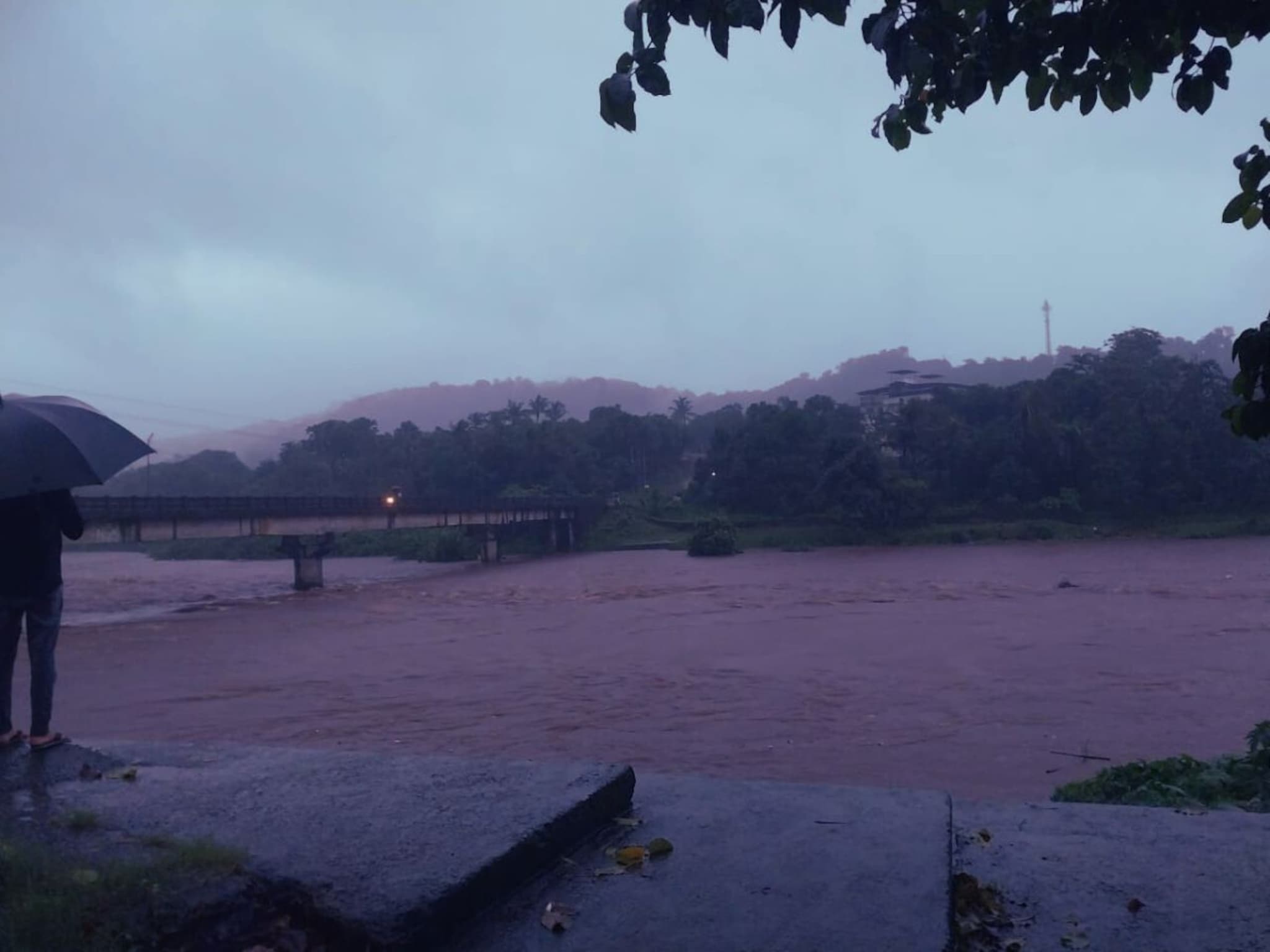 Ratnagiri Heavy Rain: रत्नागिरी जिल्ह्याला पावसाने झोडपलं; चिपळूण परिसरात भयावह परिस्थिती...