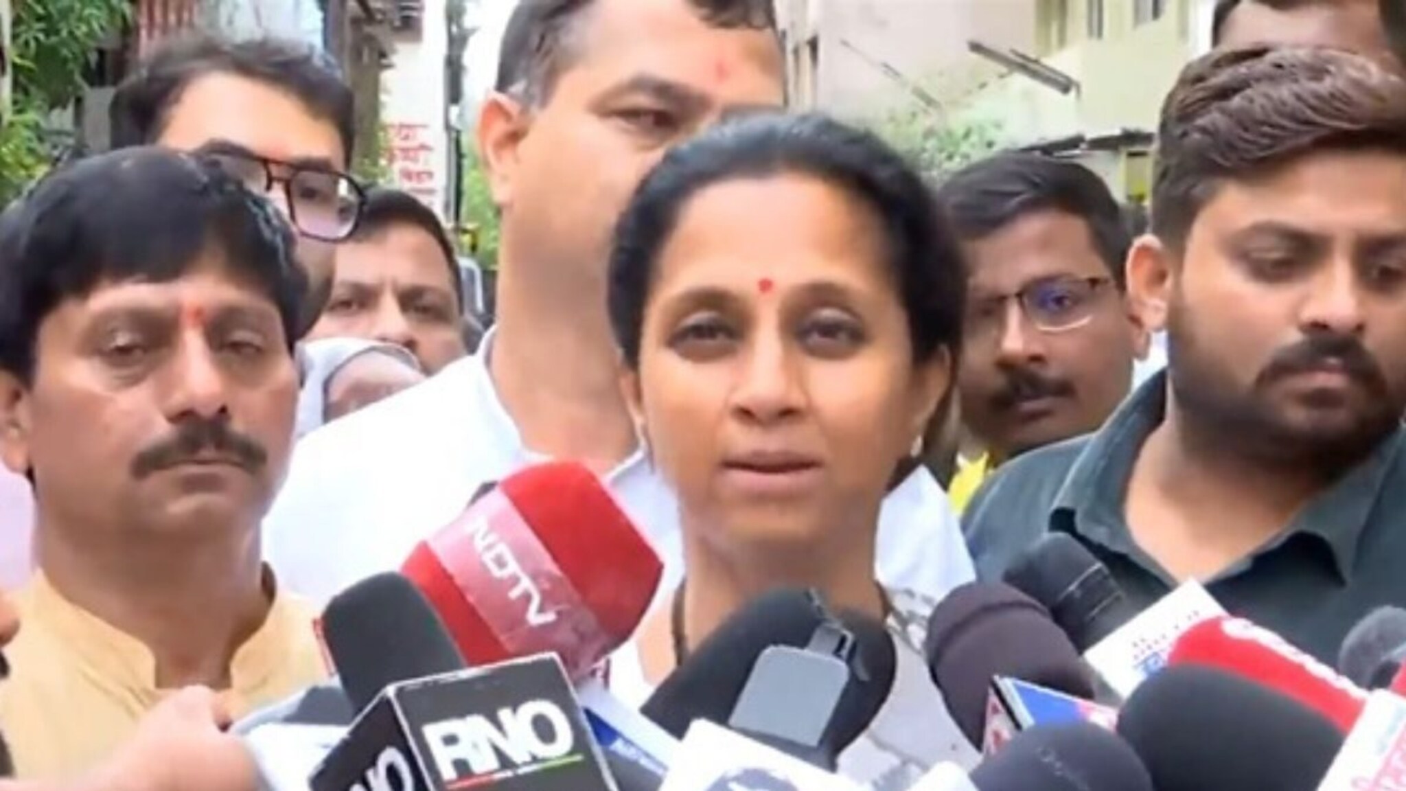 'देश संविधानाने चालतो अदृश्य शक्तीने नाही'; नाव न घेता सुप्रिया सुळेंचा भाजपला खोचक टोला