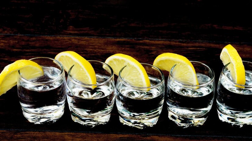 अल्कोहोल प्रेमींची जगात कमतरता नाही. अनेक निरनिराळ्या प्रकारची आणि वेगवेगळ्या ब्रॅंडची दारु लोक पितात. यातील एक प्रकार म्हणजे टकीला. अल्कोहोल प्रेमींची जगात कमतरता नाही. अनेक निरनिराळ्या प्रकारची आणि वेगवेगळ्या ब्रॅंडची दारु लोक पितात. यातील एक प्रकार म्हणजे टकीला.