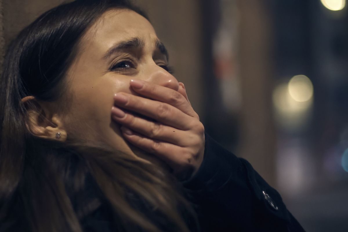 बेरोजगार पति का चौंकाने वाला मामला; पति के फोन में अपनी तस्वीरें देखकर पत्नी हैरान रह गई बेरोजगार पति का चौंकाने वाला मामला; पति के फोन में अपनी तस्वीरें देखकर पत्नी हैरान रह गई