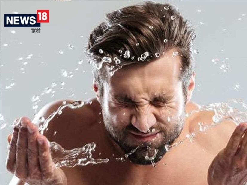  त्यानंतरच चेहऱ्यावर मेकअप लावता येतो. दिवसभरातील घाण व चेहऱ्यावरील डेड स्कीन सेल्स निघून जावे यासाठी रात्री चेहरा धुण्याचा सल्ला दिला जातो. चेहरा कसा धुवावा चेहरा धुण्याचा पहिला नियम म्हणजे कधीही गरम पाण्याने चेहरा धुवू नये. 