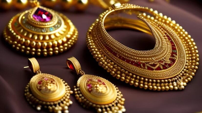 सोन्याबरोबरच चांदीच्या किमतींमध्येही तेजी आली आहे. सोमवारी चांदीचा दर 300 रुपयाने वाढून 96000 प्रती किलोवर पोहोचला आहे. सराफा बाजारात चांदीच्या मागणीमध्येही लक्षणीय वाढ झाली आहे. 