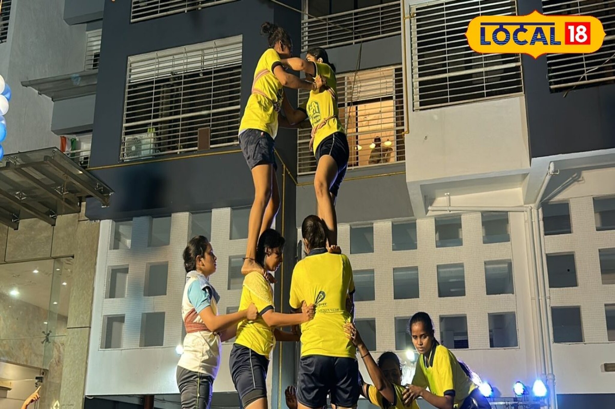 कबड्डीची तालीम करत दहीहंडी पथक सुरू; मुंबईतील डॉक्टर, पोलीस विवाहित महिलांच्या..