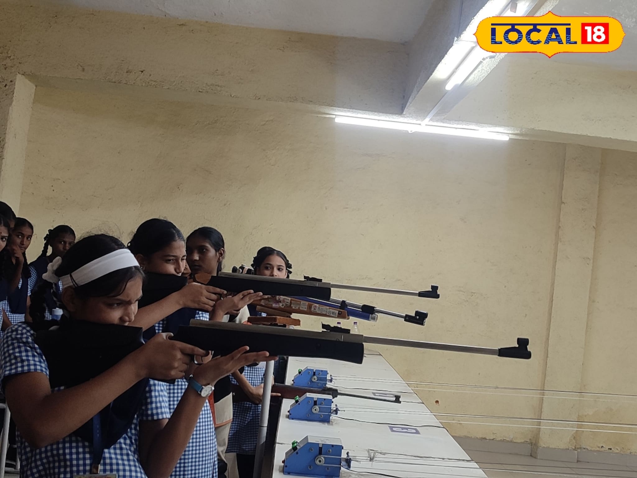 सरकारी शाळेत दिलं जातंय रायफल प्रशिक्षण, पिंपरी चिंचवडमधील अनोखा उपक्रम, काय आहे यामागची संकल्पना?