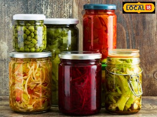 करवंद हे अतिशय गुणकारी फळ आहे. करवंद हे अतिशय गुणकारी फळ आहे.