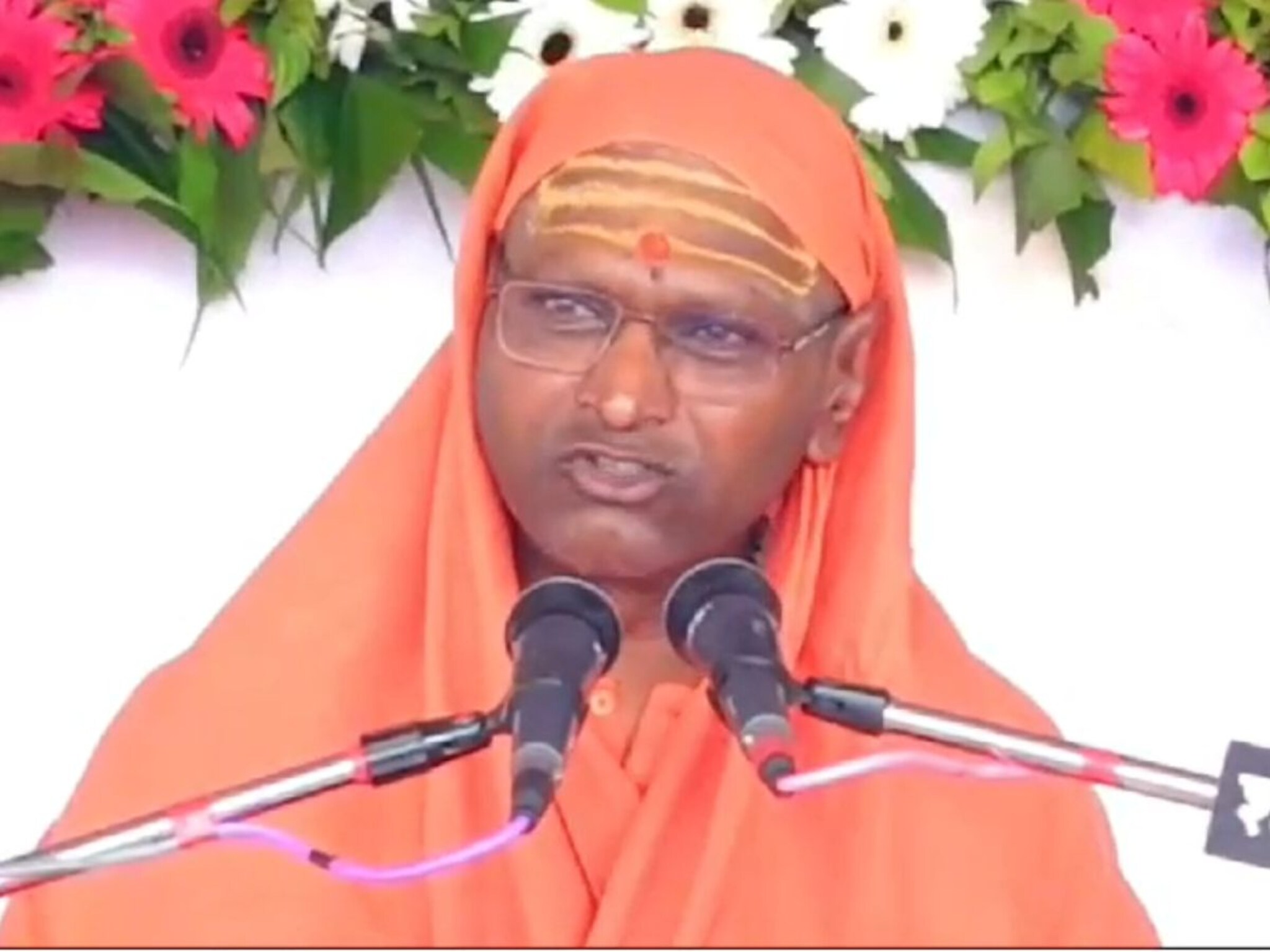 रामगिरी महाराजांविरोधात मुस्लिम समाज आक्रमक; नगरमध्ये मोर्चा काढत रस्तारोको