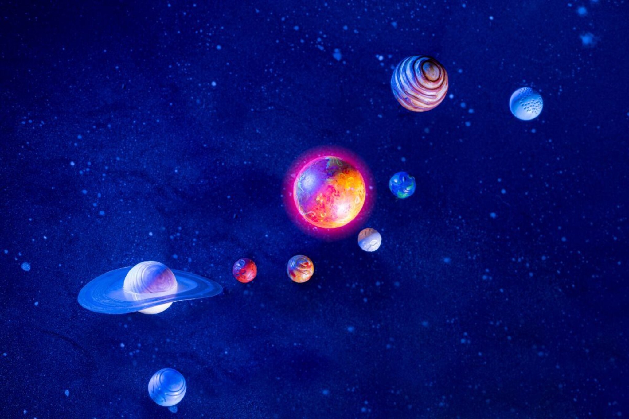 अनंत संकटे खूप काळ सोसली! या राशींचे भाग्य आता उजळणार; बुध-गुरू शुभ नक्षत्रात