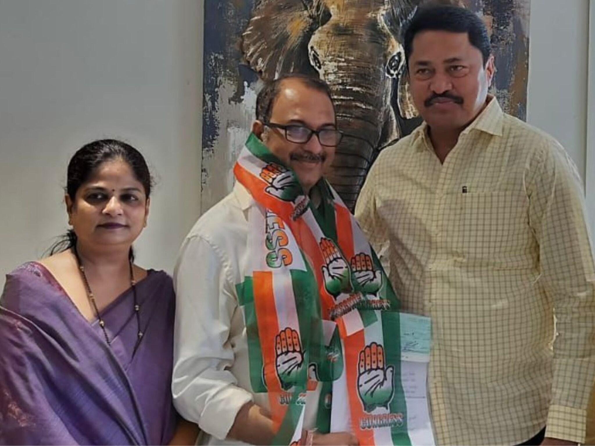 महाराष्ट्रात आणखी एका पुतण्याचं काकाविरोधात बंड! भाजपचा मोठा नेता काँग्रेसमध्ये