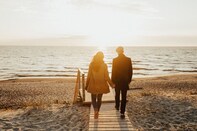 Love Horoscope: अचानक पहिलं प्रेम डोळ्यासमोर येईल! आजचं लव्ह राशीफळ कोणासाठी कसं असेल