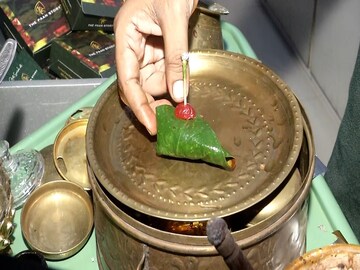 बाबो! मुंबईत मिळतंय तब्बल एक लाख रुपयाचं पान, यात इतकं काय आहे खास? पाहा PHOTO