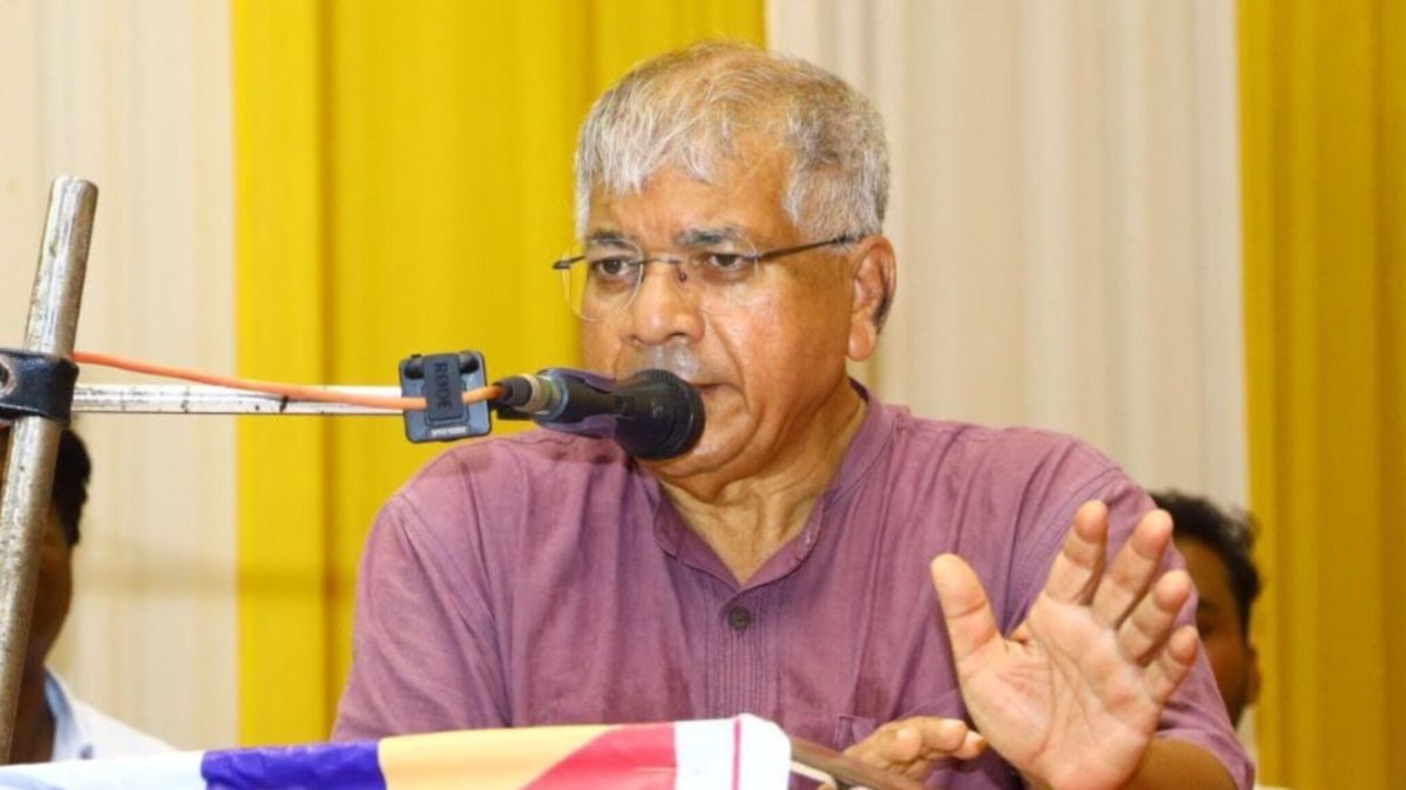 Prakash Ambedkar : 'कुणबी व्यक्तीला उमेदवारी..' त्या प्रश्नावर प्रकाश आंबेडकर भडकले; म्हणाले..