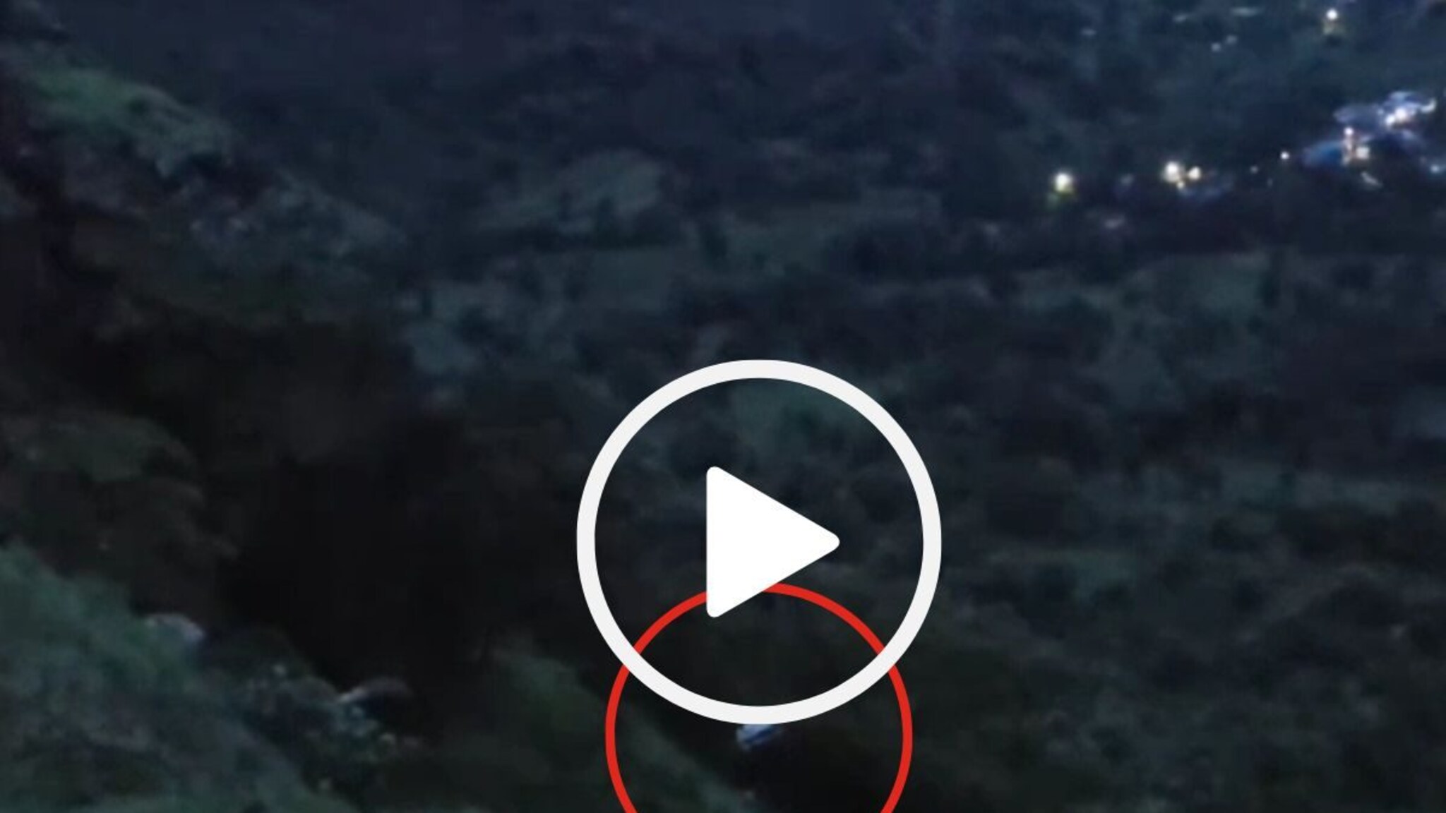 Satara News : साताऱ्यात स्कॉर्पिओ 300 फूट खोल दरीत कोसळली; गाडीत 7 प्रवासी; घटनास्थळावरुन पहिला VIDEO समोर