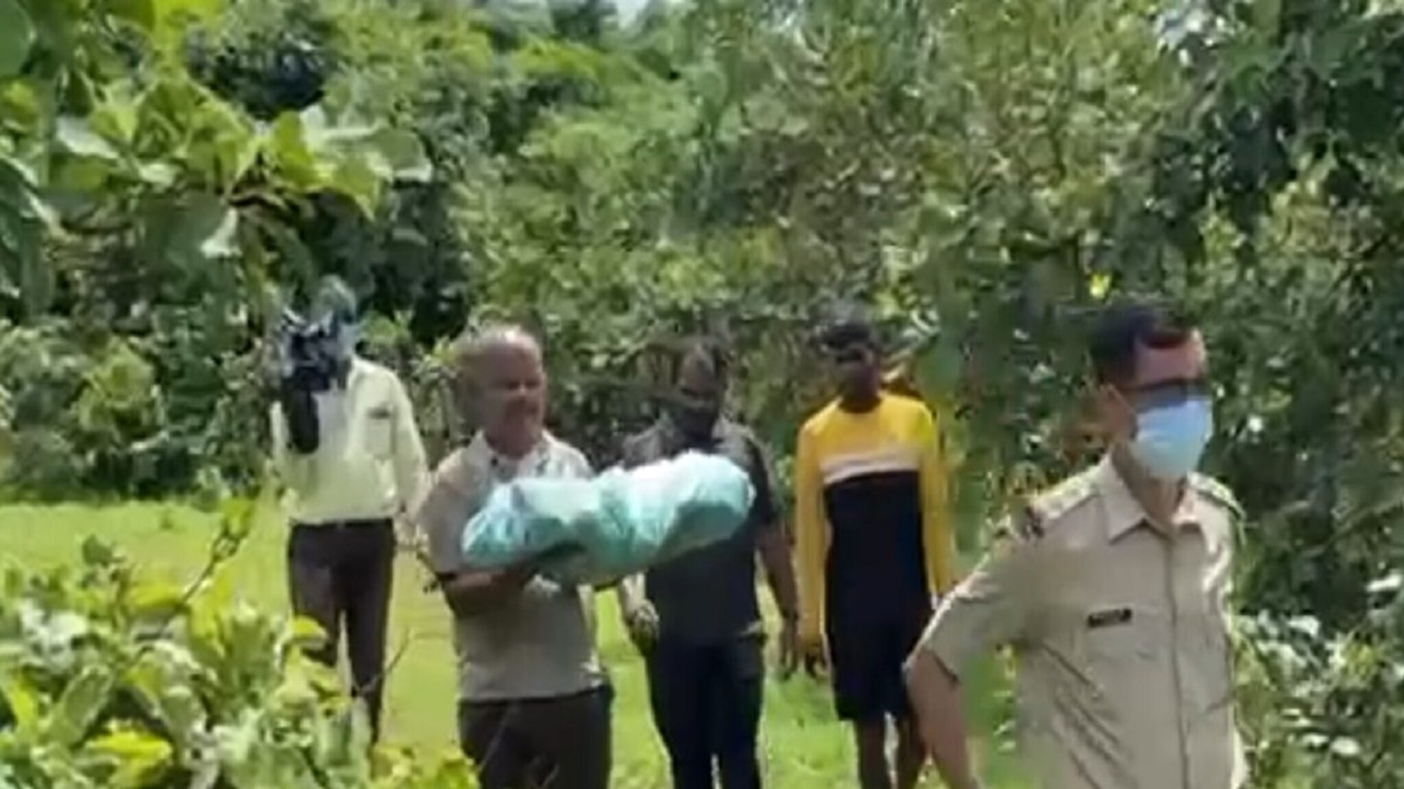 Sindhudurg : ती चिमुरडी सोडून गेली, पण आई-बापांनी मारेकऱ्याला केली मदत, जमिनीतून सत्य आलं समोर