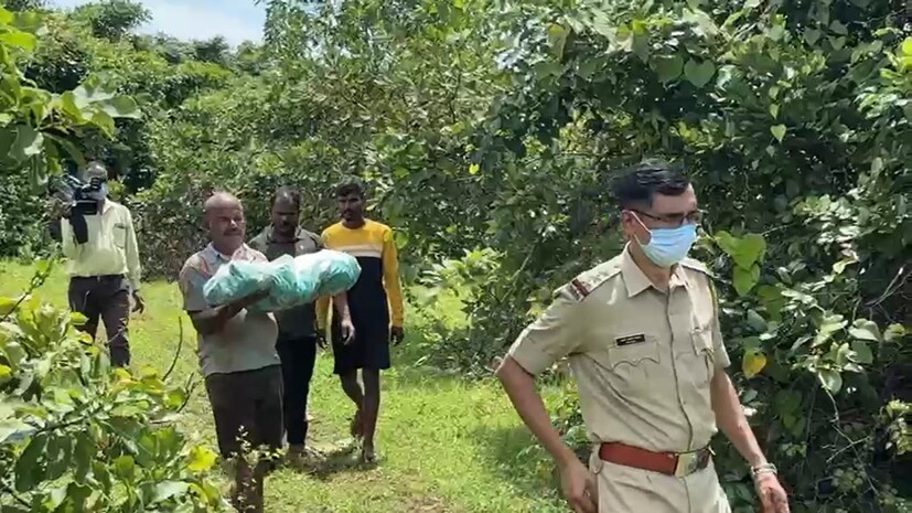 हे कुटुंब मूळ छत्तीसगडमधील असून रोजगारासाठी सिंधुदुर्गातील सावंतवाडीच्या मळेवाड येथे चिरेखाणीत काम करत होते. 